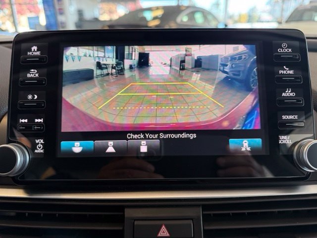 Honda Accord Sedan Vehicle Full-screen Gallery Image 15