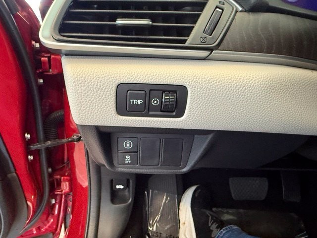 Honda Accord Sedan Vehicle Full-screen Gallery Image 20