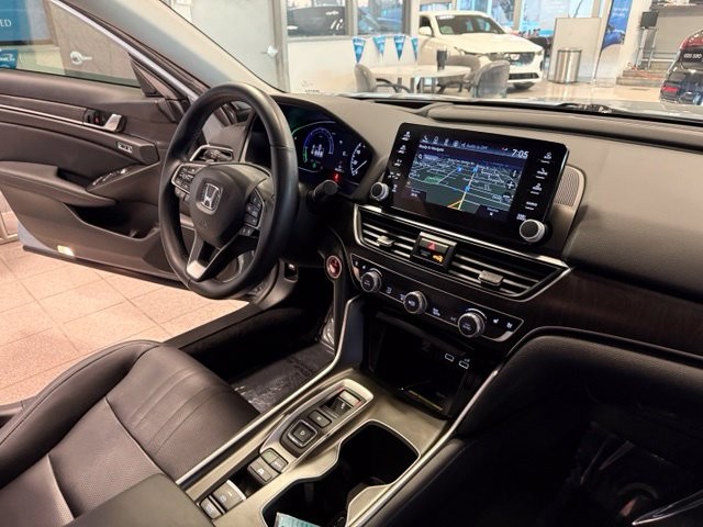 Honda Accord Hybrid Vehicle Full-screen Gallery Image 02