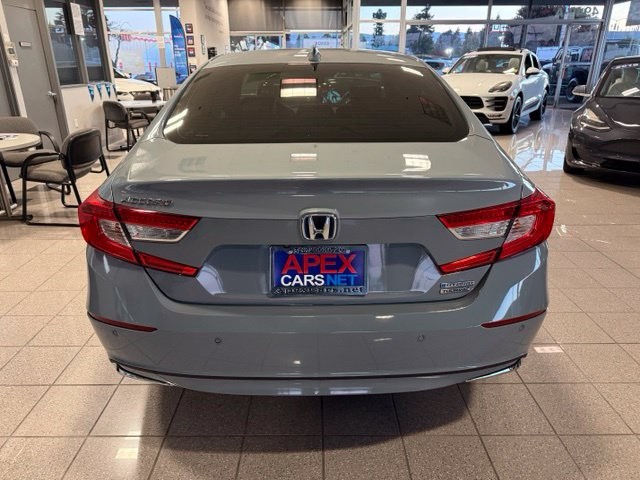 Honda Accord Hybrid Vehicle Full-screen Gallery Image 05
