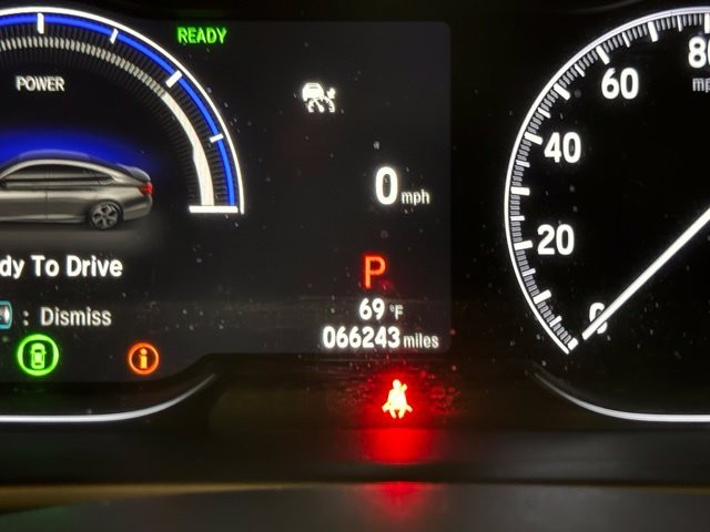 Honda Accord Hybrid Vehicle Full-screen Gallery Image 13