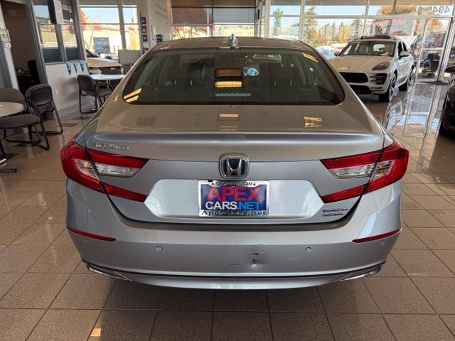 Honda Accord Hybrid Vehicle Full-screen Gallery Image 05