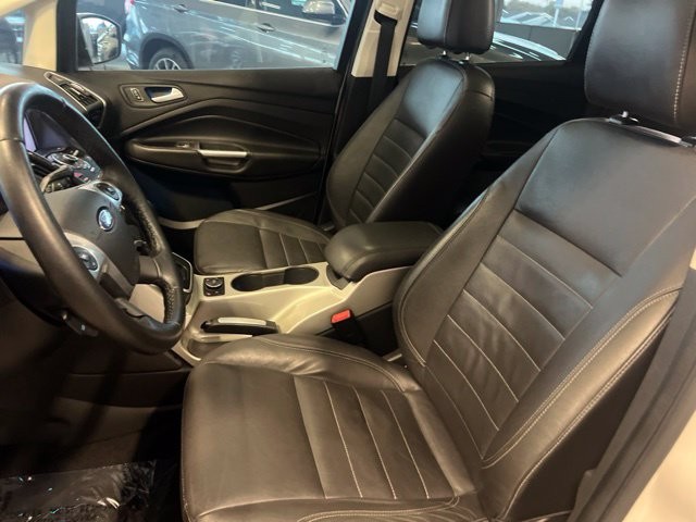 Ford C-Max Hybrid Vehicle Full-screen Gallery Image 04