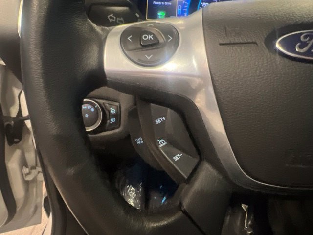 Ford C-Max Hybrid Vehicle Full-screen Gallery Image 20