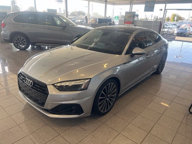 Audi A5 Sportback Vehicle Full-screen Gallery Image 03