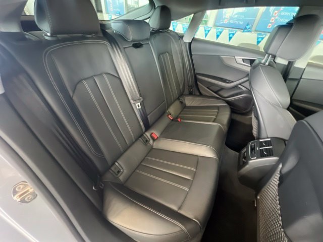 Audi A5 Sportback Vehicle Full-screen Gallery Image 19