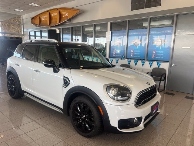 MINI Countryman Vehicle Full-screen Gallery Image 06