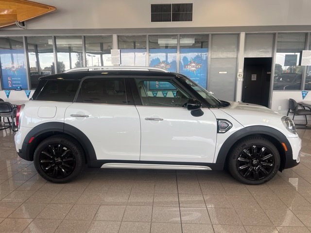 MINI Countryman Vehicle Full-screen Gallery Image 07
