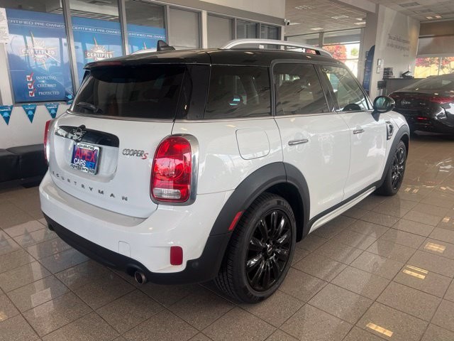 MINI Countryman Vehicle Full-screen Gallery Image 08