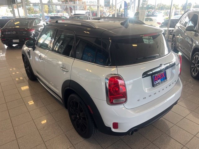 MINI Countryman Vehicle Full-screen Gallery Image 12