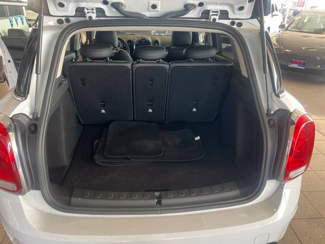 MINI Countryman Vehicle Full-screen Gallery Image 20