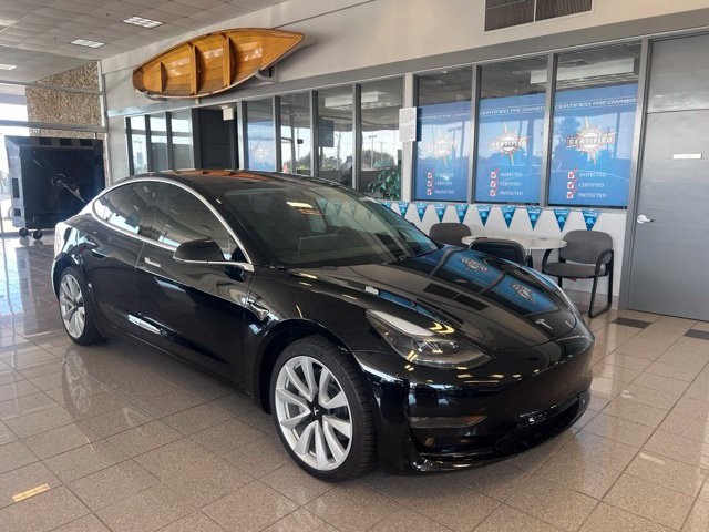 Tesla Model 3 Vehicle Full-screen Gallery Image 06