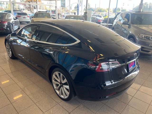 Tesla Model 3 Vehicle Full-screen Gallery Image 12