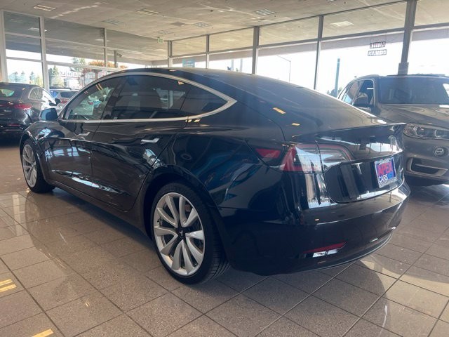 Tesla Model 3 Vehicle Full-screen Gallery Image 13
