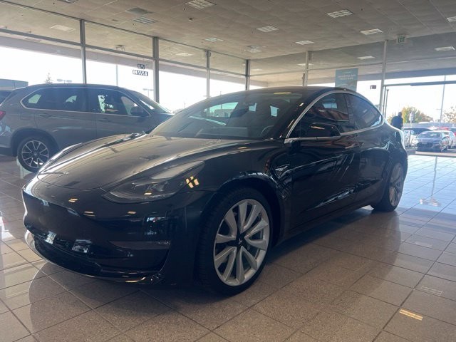 Tesla Model 3 Vehicle Full-screen Gallery Image 14
