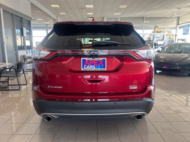 Ford Edge Vehicle Full-screen Gallery Image 11