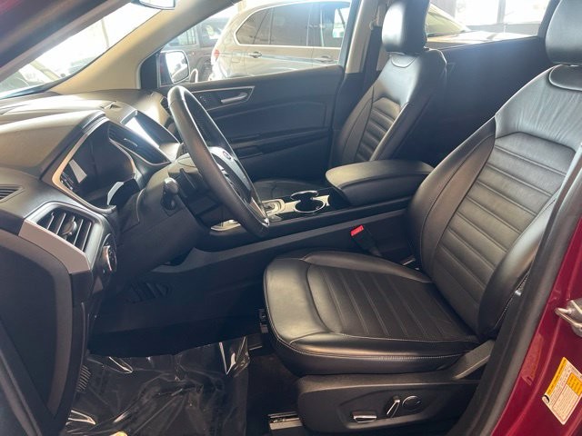 Ford Edge Vehicle Full-screen Gallery Image 19