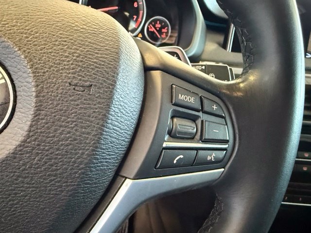 BMW X5 Vehicle Full-screen Gallery Image 19