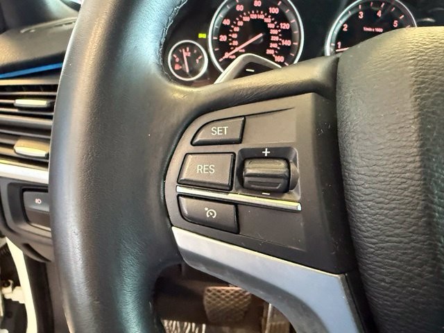 BMW X5 Vehicle Full-screen Gallery Image 20