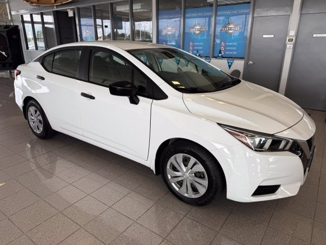 more details - nissan versa sedan