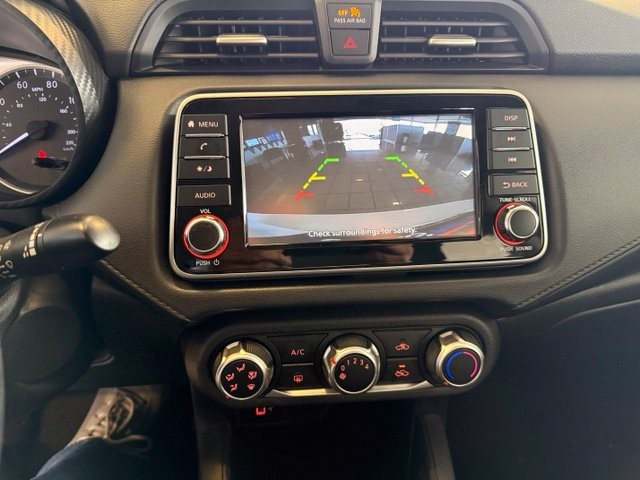 Nissan Versa Sedan Vehicle Full-screen Gallery Image 17
