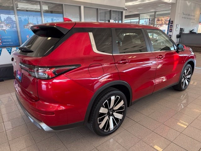 Mitsubishi Outlander Vehicle Full-screen Gallery Image 04