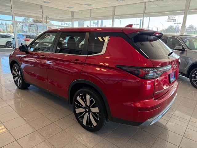 Mitsubishi Outlander Vehicle Full-screen Gallery Image 06