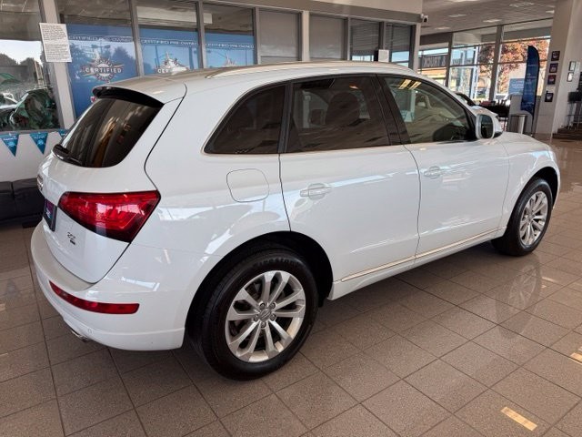 Audi Q5 Vehicle Full-screen Gallery Image 04