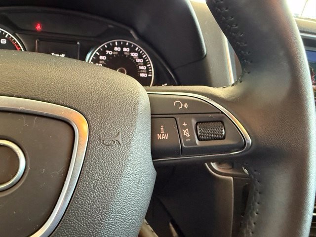 Audi Q5 Vehicle Full-screen Gallery Image 19