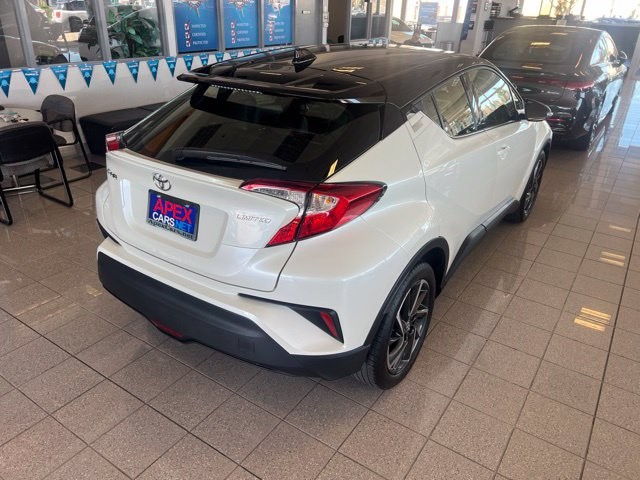 Toyota C-HR Vehicle Full-screen Gallery Image 08