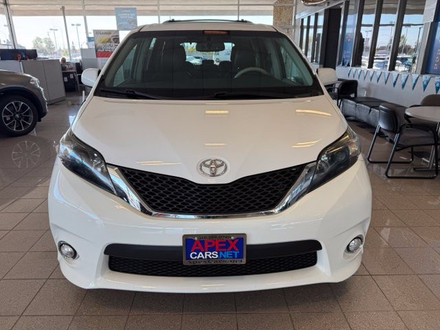 Toyota Sienna Vehicle Full-screen Gallery Image 08