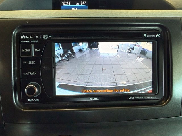 Toyota Sienna Vehicle Full-screen Gallery Image 14