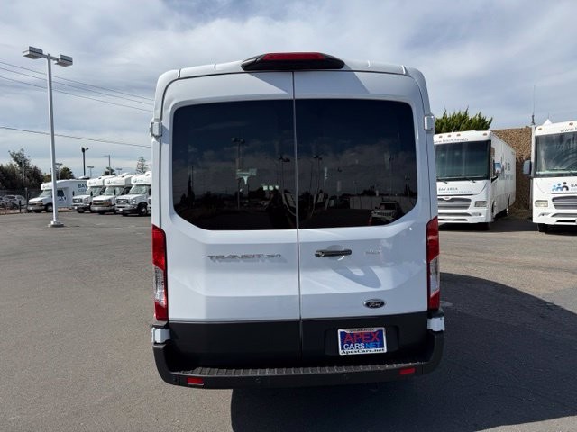 Ford Transit Passenger Wagon Vehicle Full-screen Gallery Image 04
