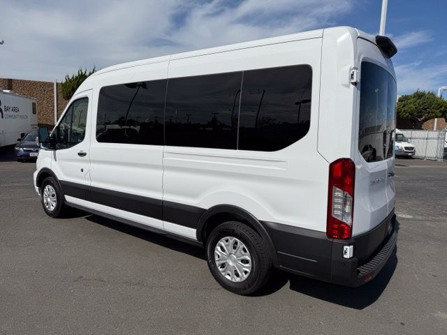 Ford Transit Passenger Wagon Vehicle Full-screen Gallery Image 05