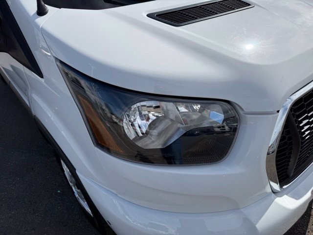 Ford Transit Passenger Wagon Vehicle Full-screen Gallery Image 10