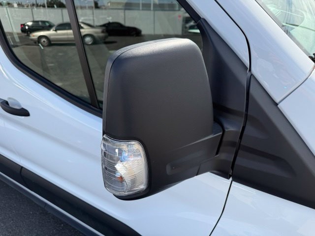 Ford Transit Passenger Wagon Vehicle Full-screen Gallery Image 12
