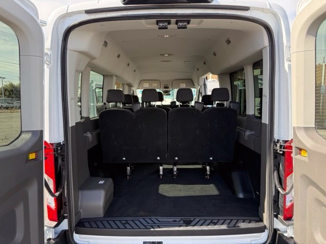 Ford Transit Passenger Wagon Vehicle Full-screen Gallery Image 20