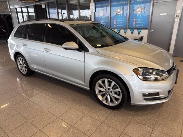 Volkswagen Golf SportWagen Vehicle Full-screen Gallery Image 03