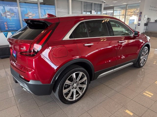 Cadillac XT4 Vehicle Full-screen Gallery Image 03