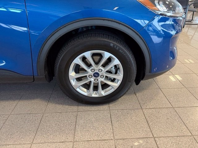 Ford Escape Vehicle Full-screen Gallery Image 11