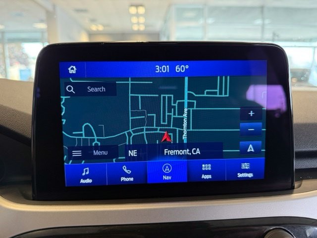 Ford Escape Vehicle Full-screen Gallery Image 16