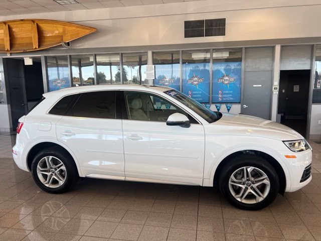 Audi Q5 Vehicle Full-screen Gallery Image 07
