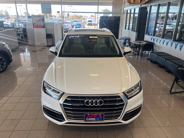 Audi Q5 Vehicle Full-screen Gallery Image 17