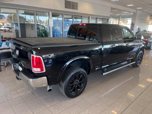 Ram 3500 Vehicle Full-screen Gallery Image 02