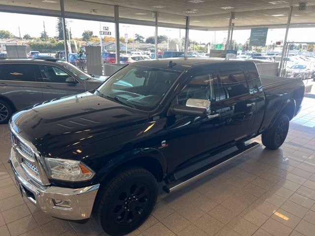Ram 3500 Vehicle Full-screen Gallery Image 03
