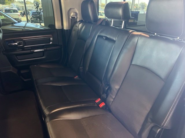 Ram 3500 Vehicle Full-screen Gallery Image 05