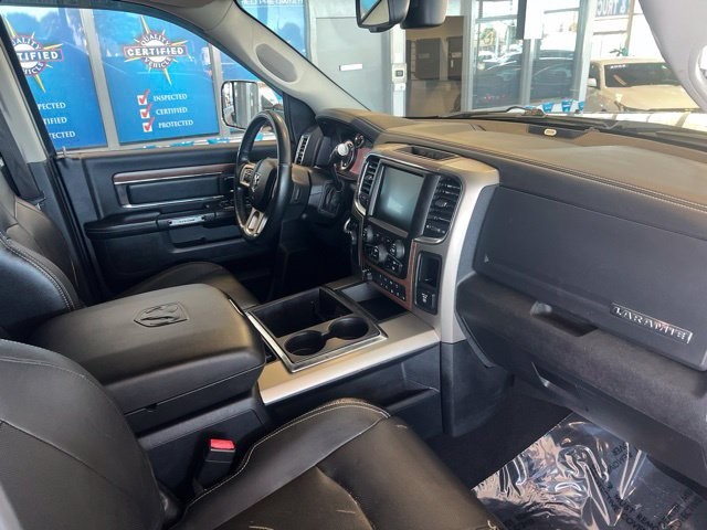 Ram 3500 Vehicle Full-screen Gallery Image 18