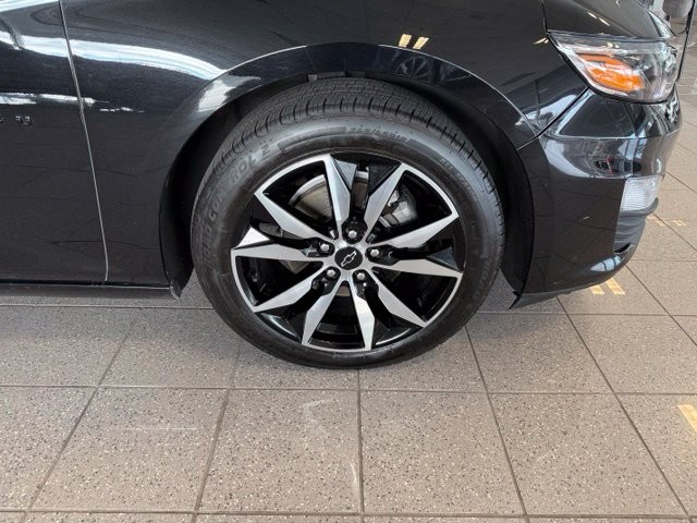 Chevrolet Malibu Vehicle Full-screen Gallery Image 10