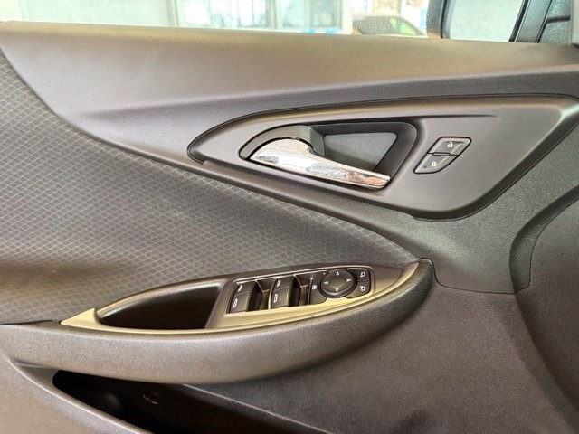 Chevrolet Malibu Vehicle Full-screen Gallery Image 18