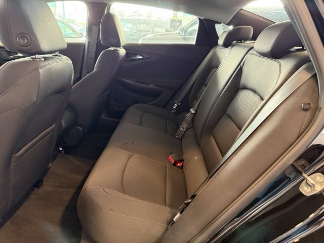 Chevrolet Malibu Vehicle Full-screen Gallery Image 20